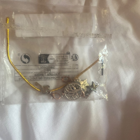 It looks so pretty for kid and women - Picture 5 of 5